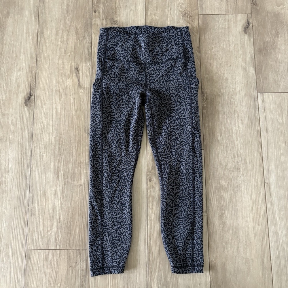 Athleta Ultimate Stash Pocket Textured 7/8 Tight Size Small in Black/White